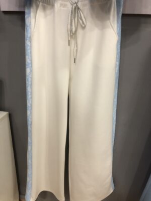 Pantalón de punto ancho con tira lateral de encaje