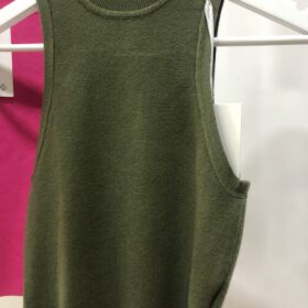 Top de Punto Cuello Medio Corto y Ceñido Fucsia