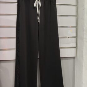 Pantalón de punto ancho con tira lateral de encaje