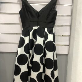Vestido Largo Blanco de Lunares Negros Grandes