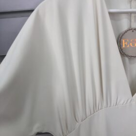 Vestido Largo Beige con Escote Pico Sexy – Elegancia Verano