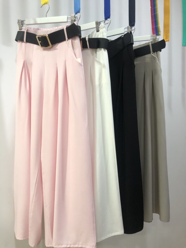Pantalón palazzo estampado con cinturón – Elegancia y estilo