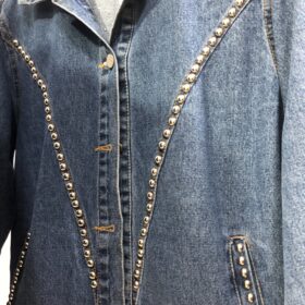 Chaqueta vaquera tachuelas