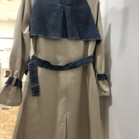 Gabardina Beige con Vaquero Elástica – Estilo Casual Chic
