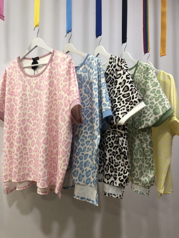 Jersey Oversize Leopardo Multicolor con Aberturas Laterales
