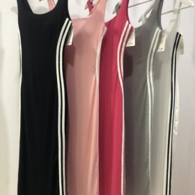 Vestido Largo Ajustado con Abertura Trasera y Copas