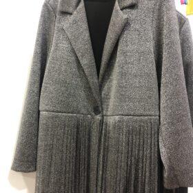 Americana oversize plata con brillo y flecos