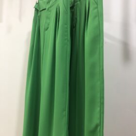 Pantalón recto verde menta con pinzas – Elegancia