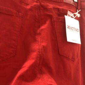 Pantalón rojo push-up recto para mujer | Vaquero atrevido