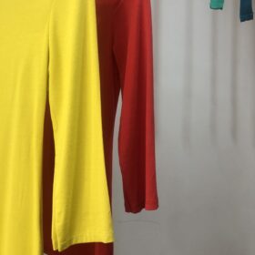 Camiseta básica entallada media manga