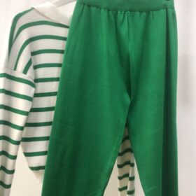 Conjunto de rayas verde menta con jersey pico