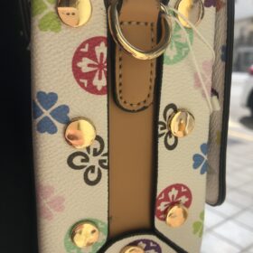 Bolso trébol blanco pequeño con broche dorado