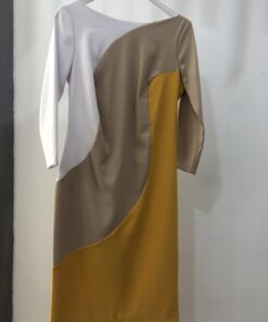 Vestido multicolor mostaza, blanco y camel elegante