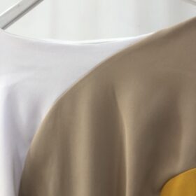 Vestido multicolor mostaza, blanco y camel elegante