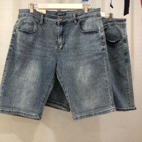 Pantalón vaquero corto azul cómodo talla grande