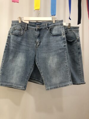 Pantalón vaquero corto azul cómodo talla grande