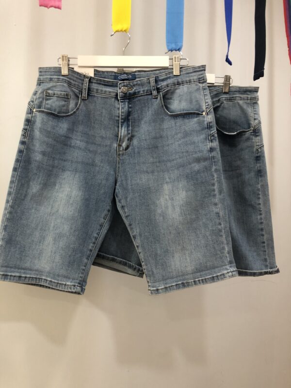 Pantalón vaquero corto azul cómodo talla grande