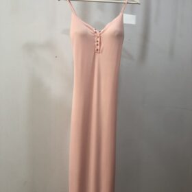 Vestido largo rosa palo elegante y tirantes finos
