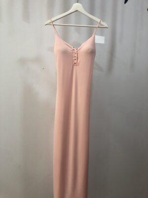Vestido largo rosa palo elegante y tirantes finos