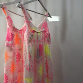 Mono largo flúor estampado cómodo y favorecedor