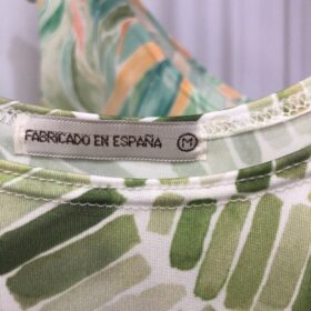 Bata estampada verde ligera y fresca
