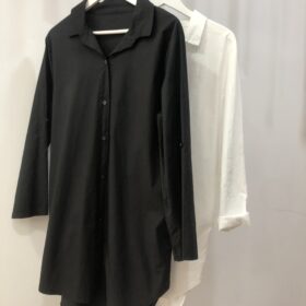 Camisa Básica Larga de Algodón con Elastano – Blanco y Negro
