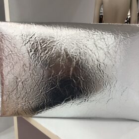 Bolso sobre plata brillante elegante para eventos