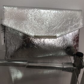 Bolso sobre plata brillante elegante para eventos