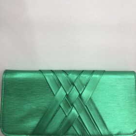 Bolso de fiesta verde metalizado estilo triangular