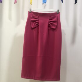 Falda fucsia con lazo frontal Lolitas – Elegancia XL
