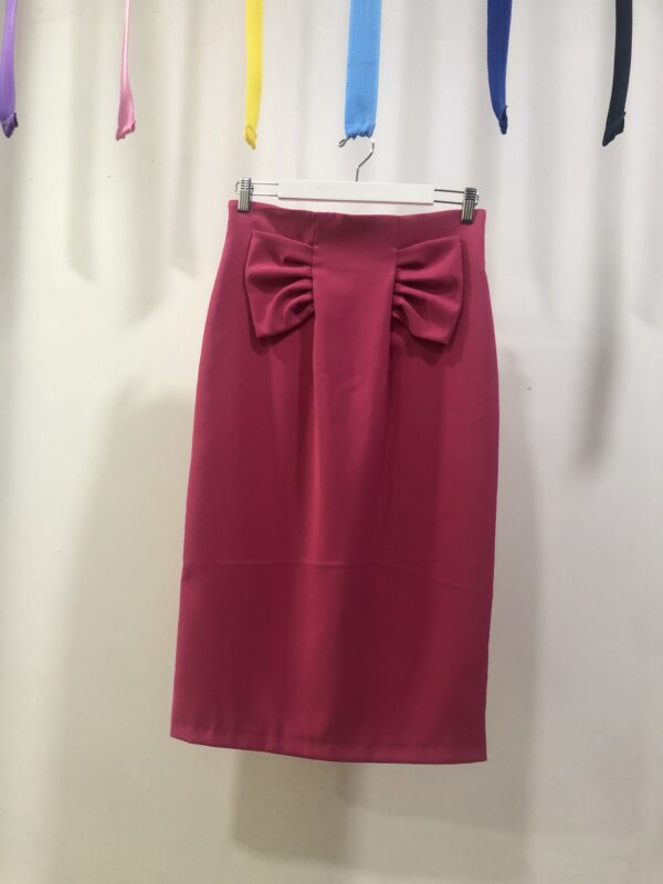 Falda fucsia con lazo frontal Lolitas – Elegancia XL