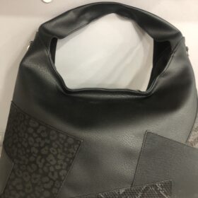 Bolso negro cuadrado animal print en polipiel grande