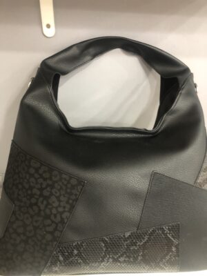 Bolso negro cuadrado animal print en polipiel grande