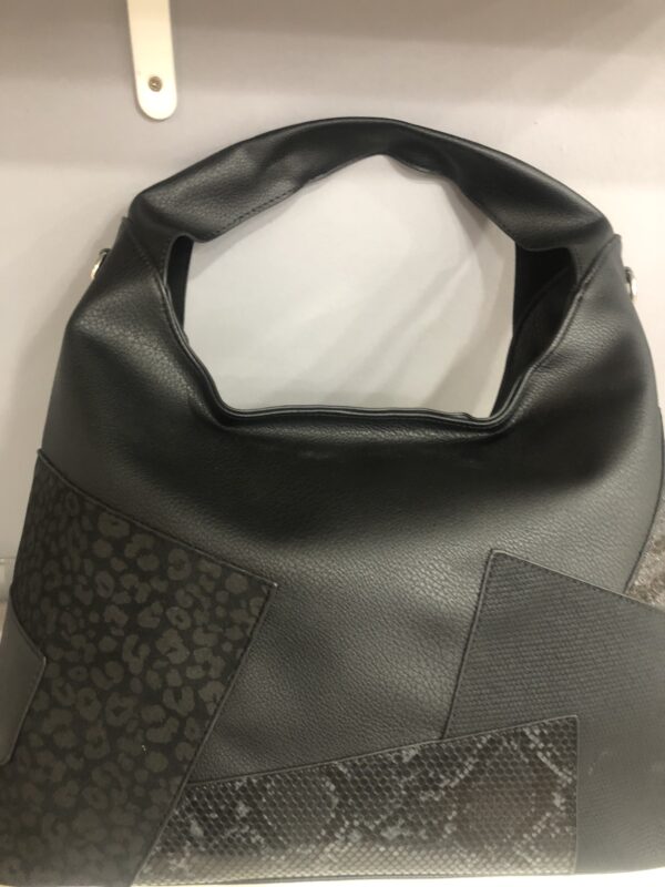 Bolso negro cuadrado animal print en polipiel grande