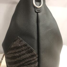 Bolso negro cuadrado animal print en polipiel grande