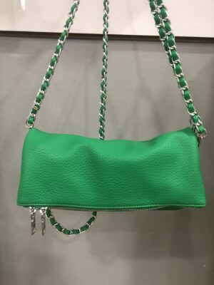 Bolso pequeño verde menta con cadena estilo triangular