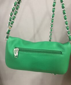 Alternative view of Bolso pequeño verde menta con cadena estilo triangular