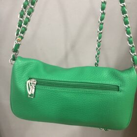 Bolso pequeño verde menta con cadena estilo triangular