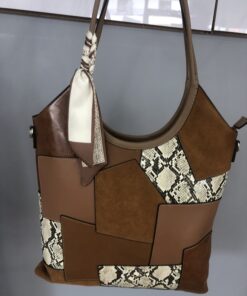 Bolso camel grande con parches animal print único