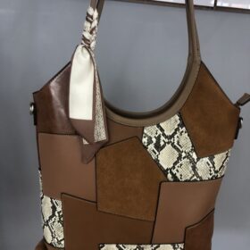 Bolso camel grande con parches animal print único