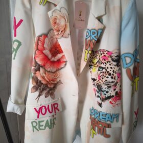 Americana oversize estampada mujer original y elegante