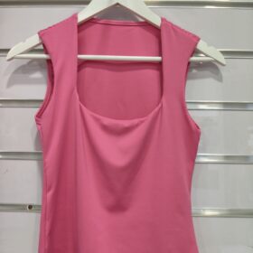 Top Rosa de Escote Cuadrado y Tirante Ancho
