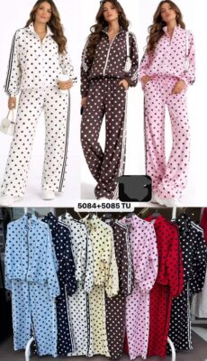 Chándal de lunares con chaqueta corta