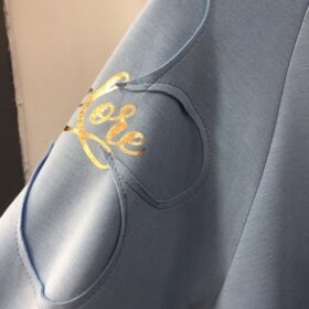 Chándal oversize azul cielo con detalles flor