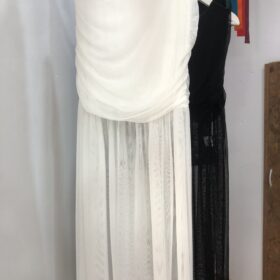 Conjunto falda y top de gasa negro y blanco elegante