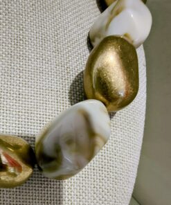 Alternative view of Collar de Perlas Beige y Dorado Elegante