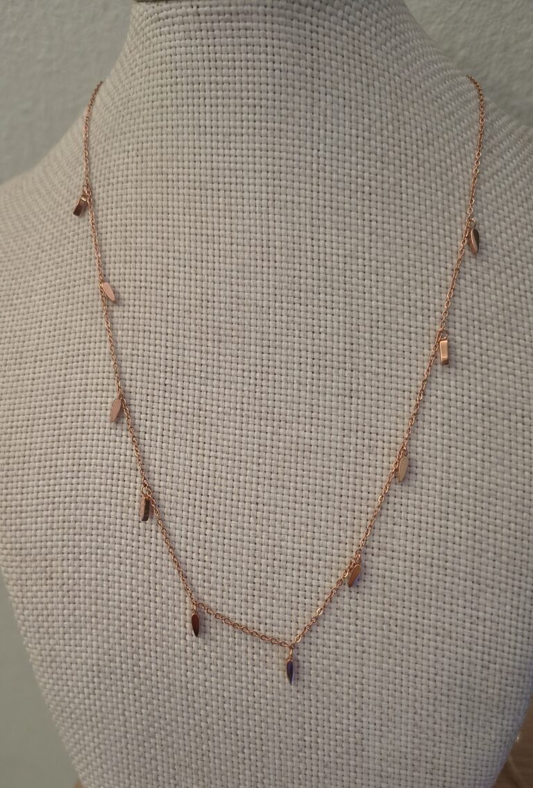 Collar de Acero Dorado de Alta Calidad con Broche Regulable