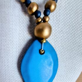 Collar de Madera Azul con Pez y Conchas | Estilo Veraniego