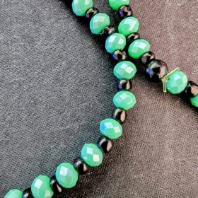 Collar Largo de Perlas Turquesa y Negras con Pulsera Elegante
