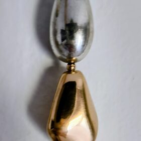 Collar de Perlas Doradas y Plateadas Elegante